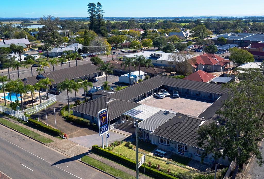 Colonial Terrace Motor Inn Raymond Terrace Exterior photo