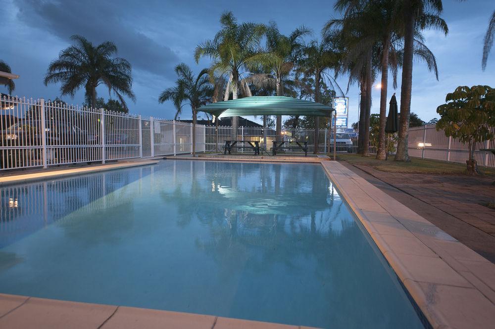 Colonial Terrace Motor Inn Raymond Terrace Exterior photo